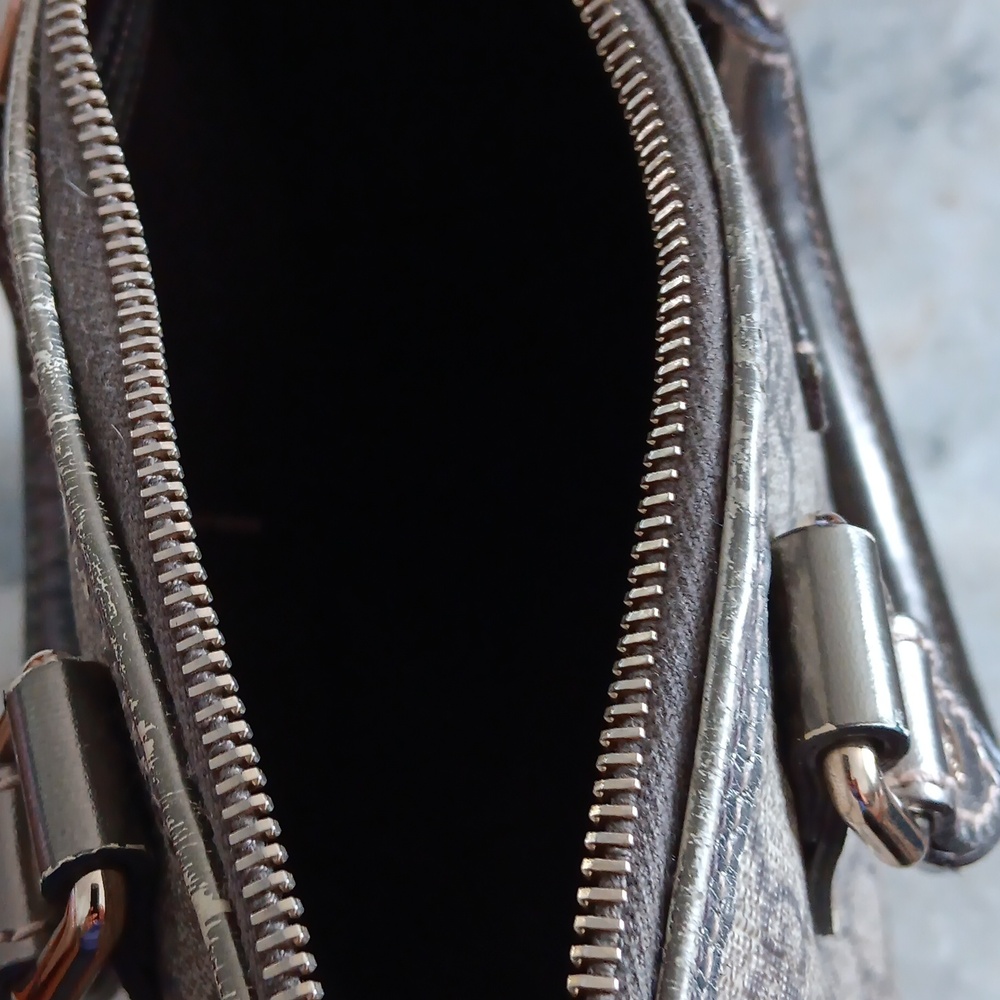 Gucci Monogram Top-Handle Tote in Beige/Brown - Picture 7 of 9